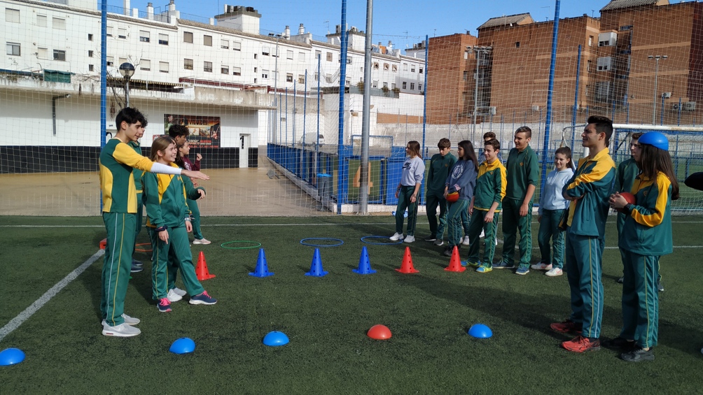 ENSEÑANZA RECÍPROCA EN LAS CLASES DE EDUCACIÓN FÍSICA | COLEGIO VIRGEN DEL  CARMEN - CÓRDOBA